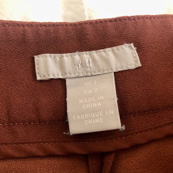 Zara H&M Pleated Front Tapered Leg Pant Brown/Maroon Size 2 - Picture 3 of 7
